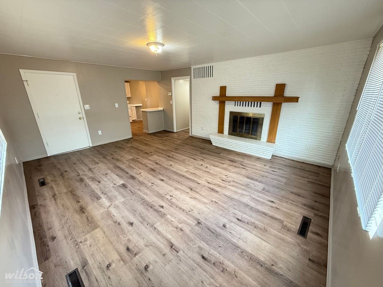1320 S 20th Ave - Photo 2 of 17