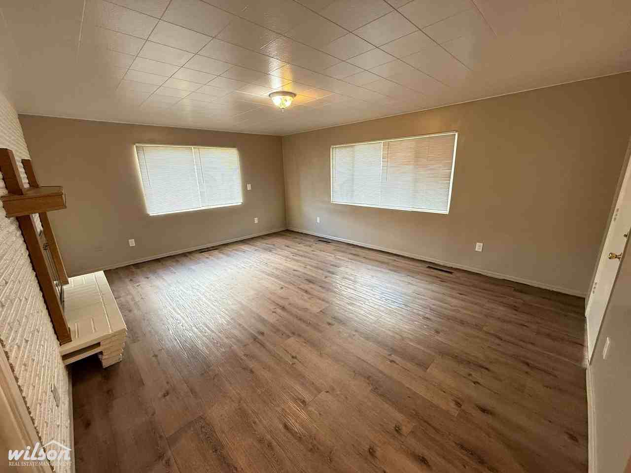 1320 S 20th Ave - Photo 3 of 17
