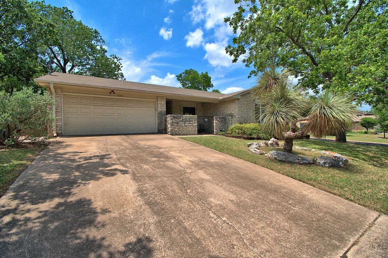 8502 Danville Dr - Photo 3 of 24