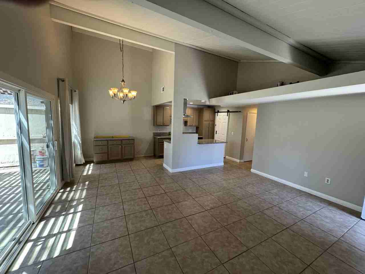 319 Spencer Ave - Photo 5 of 16