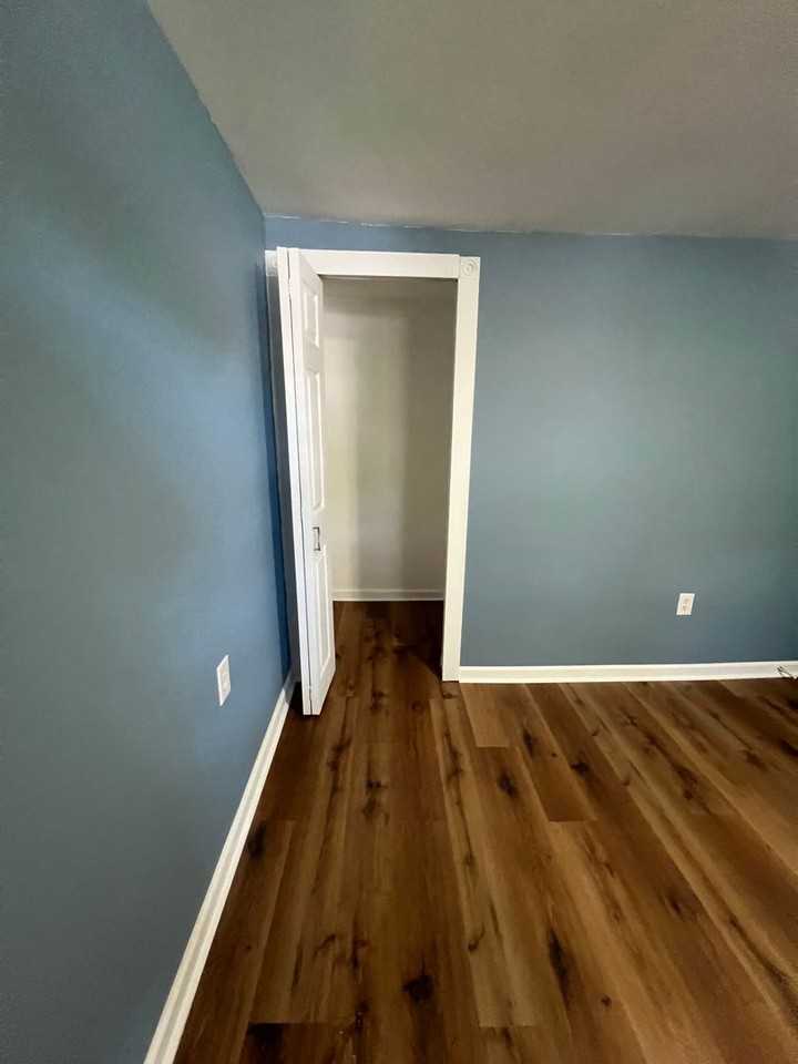 703 Yale St - Photo 4 of 17
