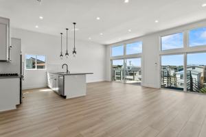 featured image of 913 W Balboa Blvd