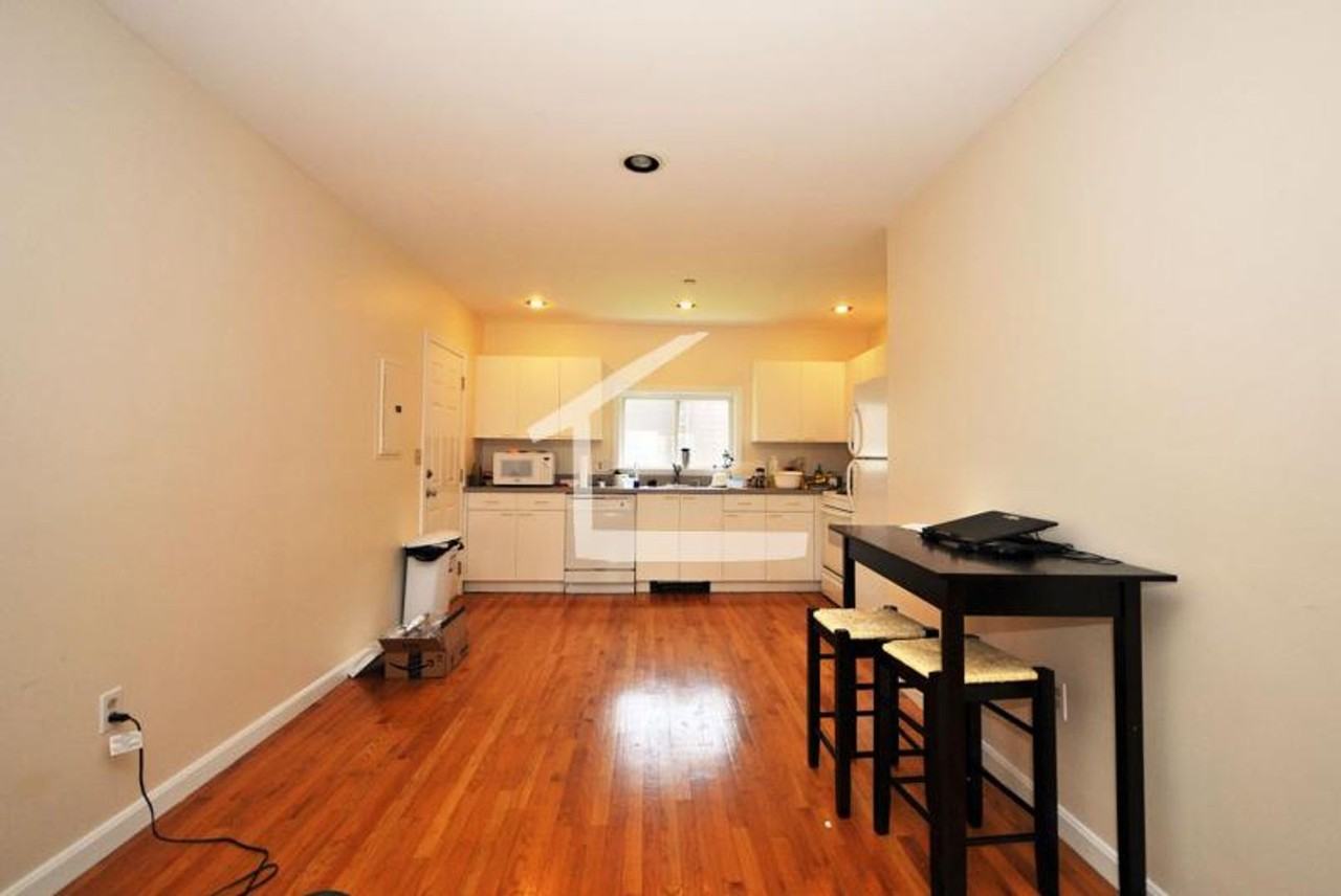 56 Kent St - Photo 2 of 7