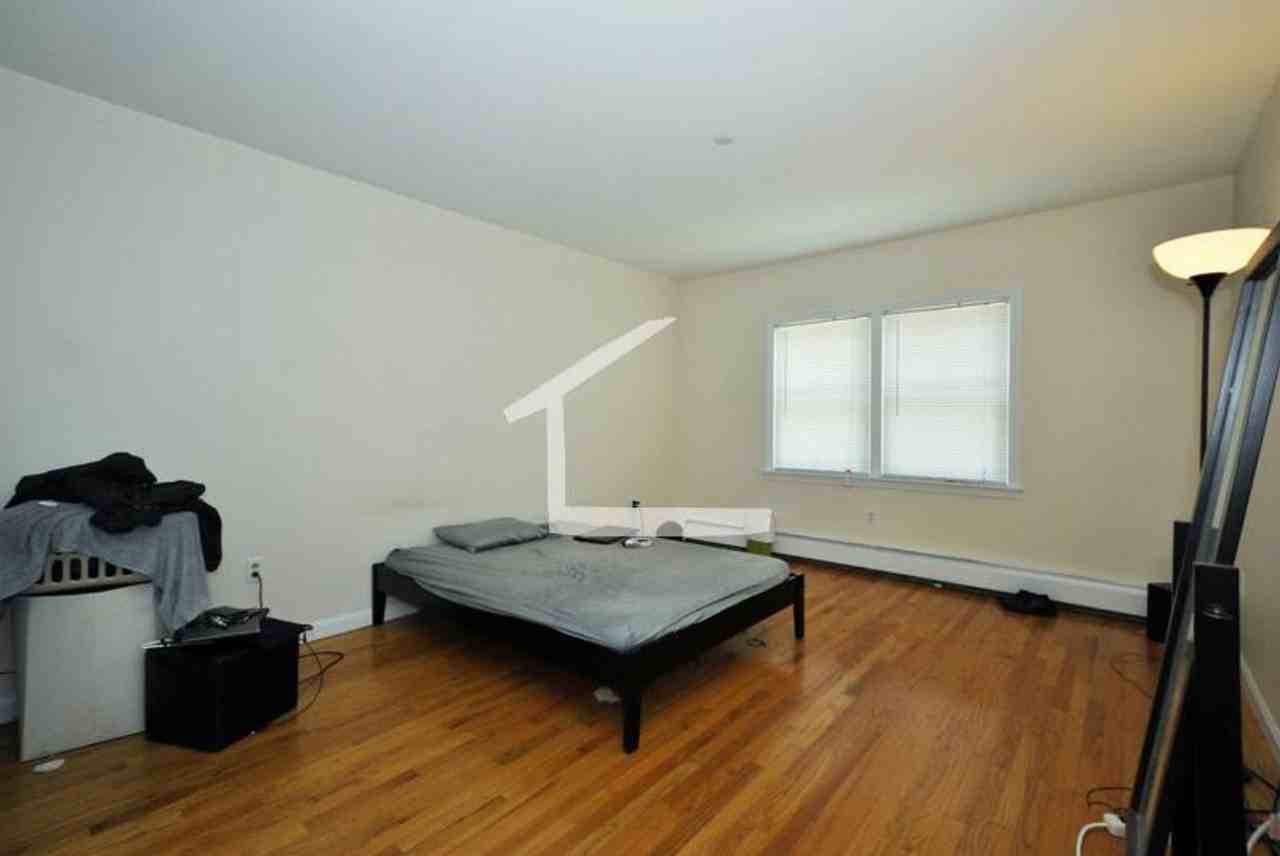 56 Kent St - Photo 3 of 7