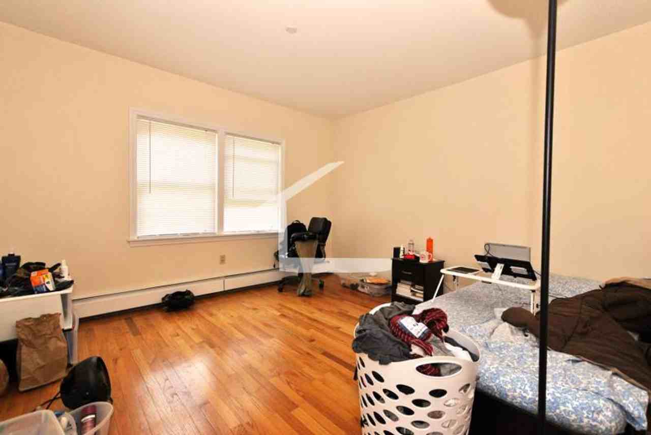 56 Kent St - Photo 4 of 7