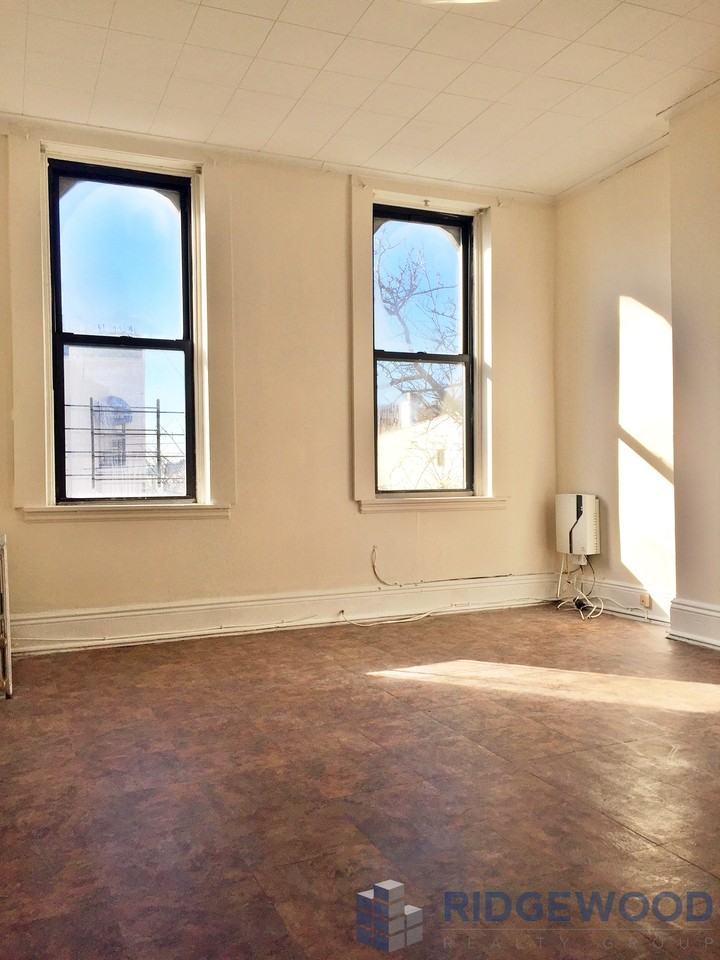 585 Seneca Avenue #3A - Photo 2 of 5