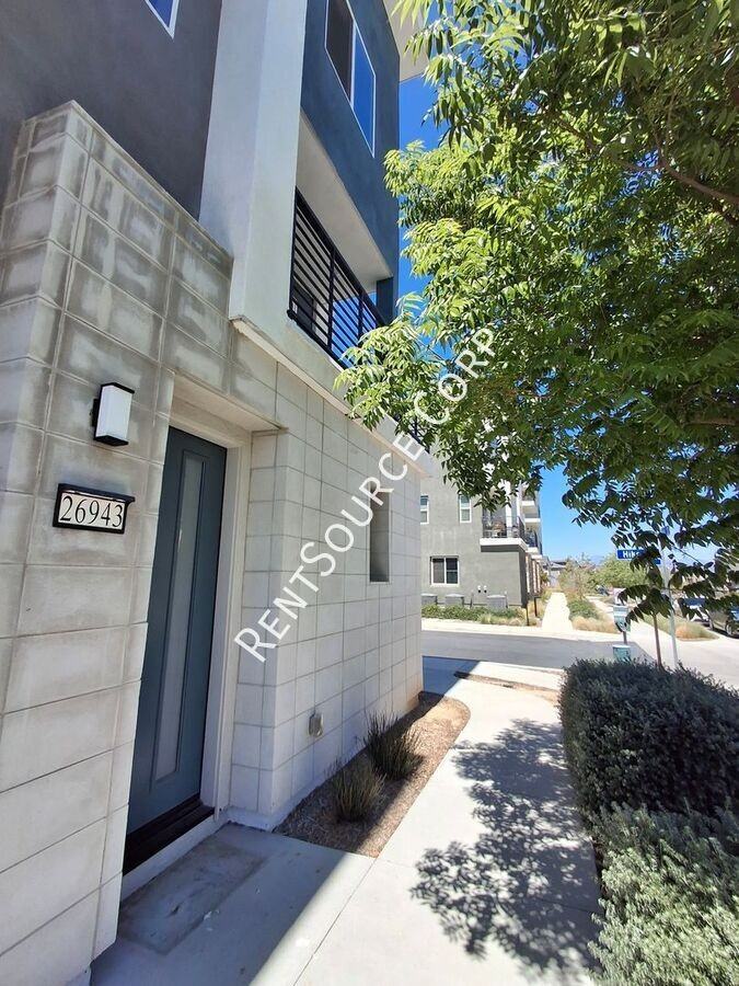 26943 Pathfinder Ln - Photo 2 of 40