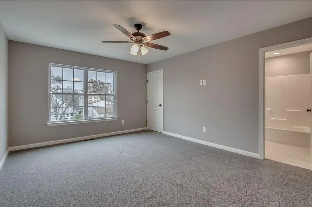 533 Maple St - Photo 3 of 23