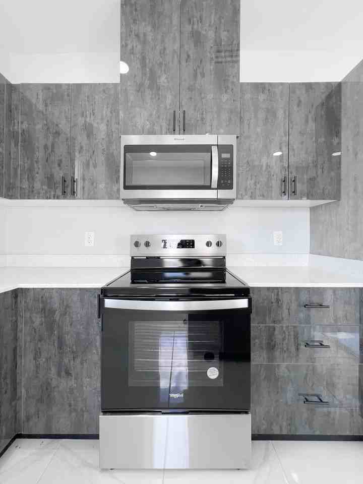 823 N Woodson Ave #NA - Photo 5 of 17
