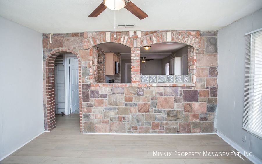 1518 25th St - Photo 4 of 26