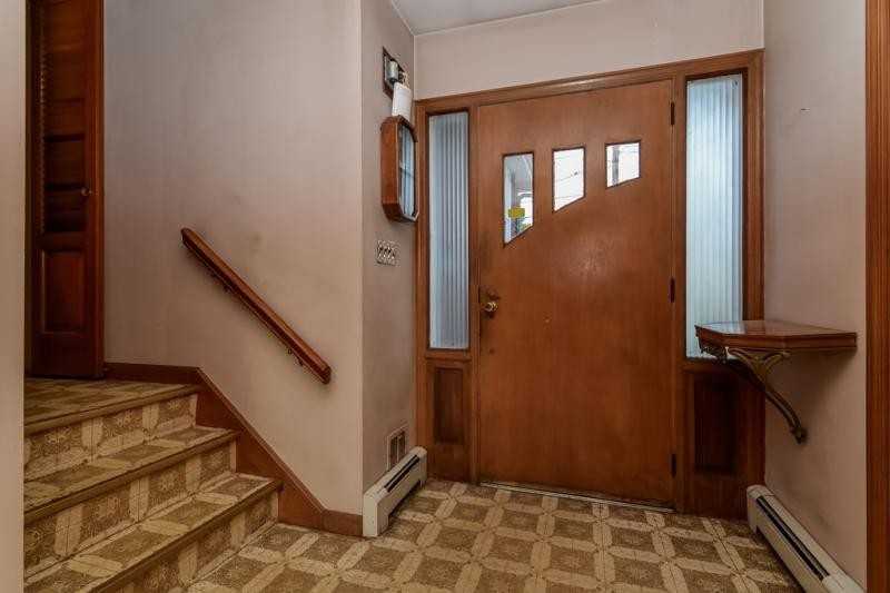 251 Round Hill Dr - Photo 2 of 16