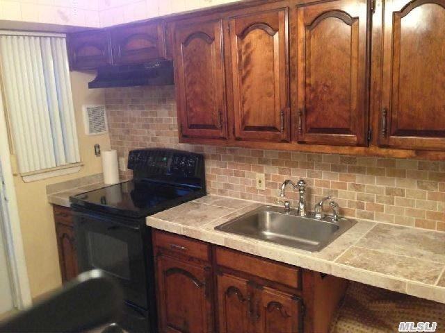 200 Lyon St - Photo 2 of 8