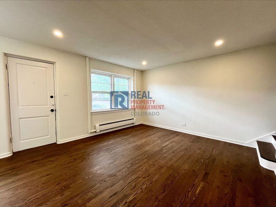 1166 Kearney St - Photo 3 of 12