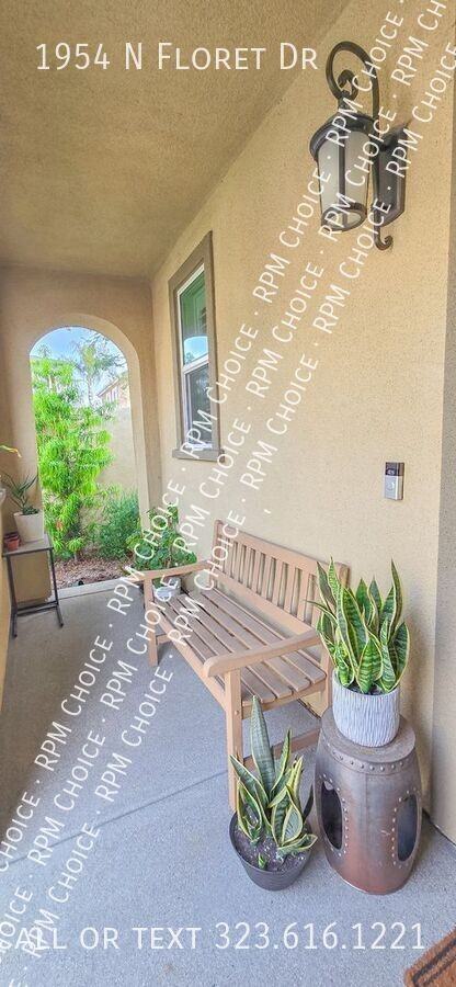 1954 N Floret Dr - Photo 2 of 39