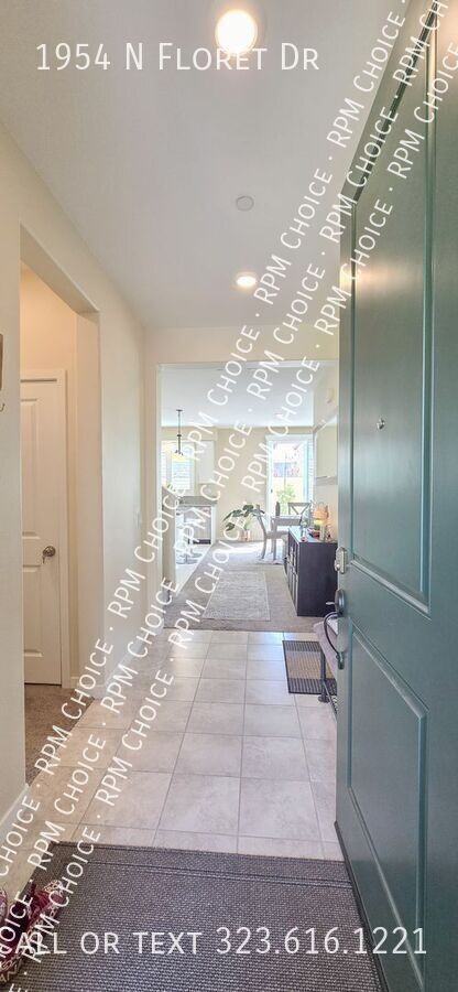 1954 N Floret Dr - Photo 3 of 39