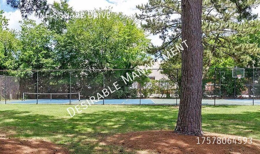 19 Towne Square Dr - Photo 3 of 14