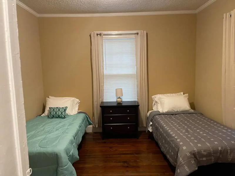 320 Hillandale Street Northeast - Photo 3 of 6