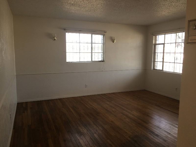 7722 Barton St - Photo 2 of 11