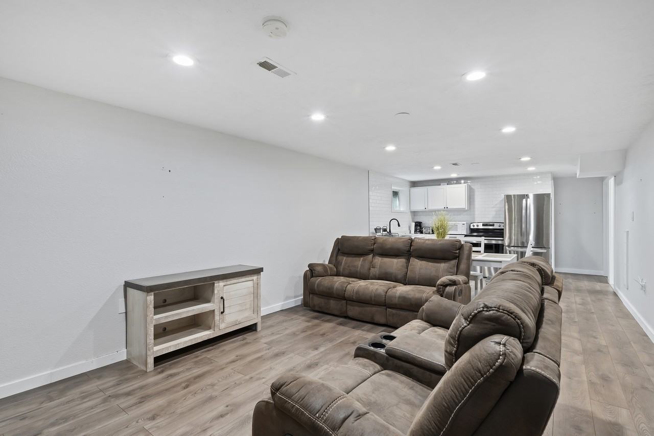 1122 West 1300 North - Photo 3 of 22