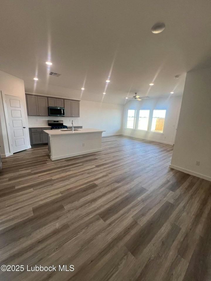 617 14th Street - Photo 3 of 18