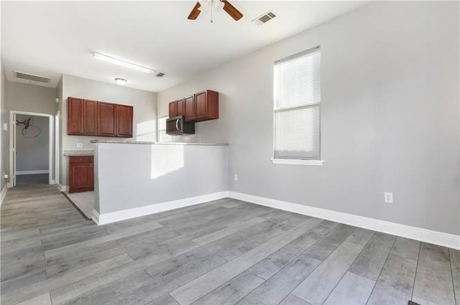 1909 Port Street - Photo 4 of 11