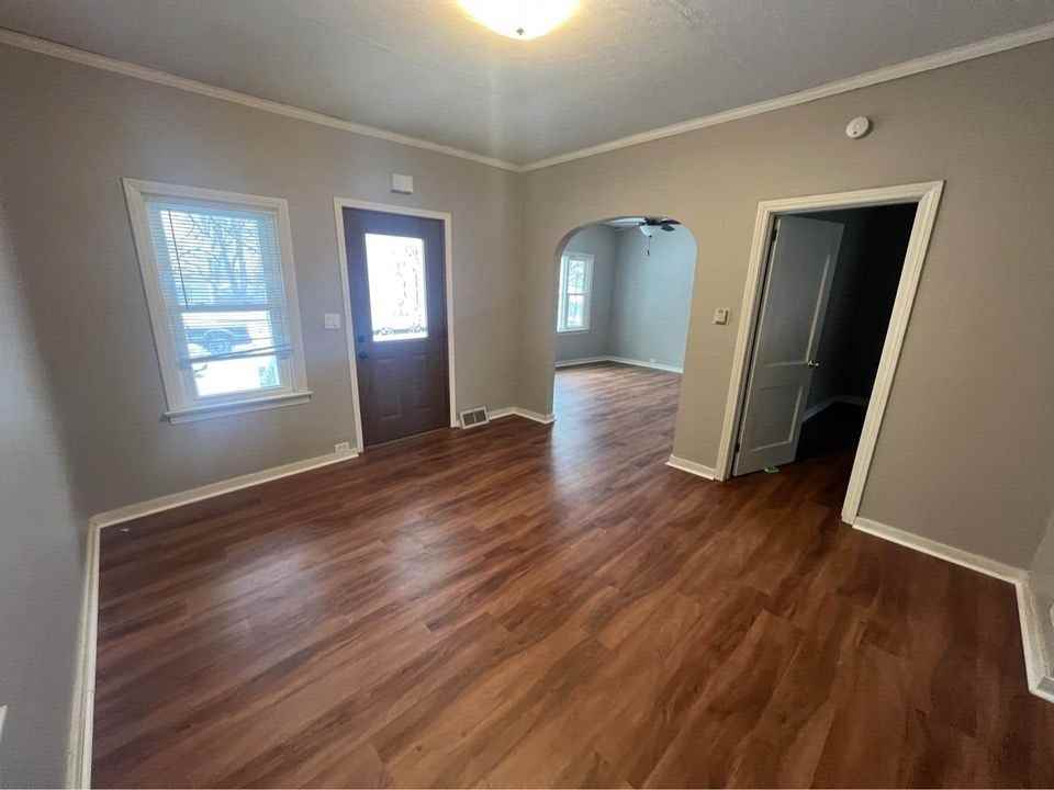 1522 E Madison St - Photo 2 of 16