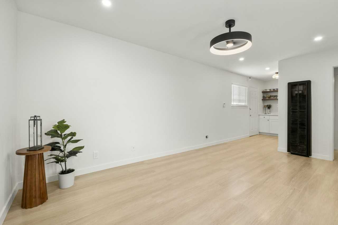 231 Price Street, Unit 4 - Photo 6 of 16