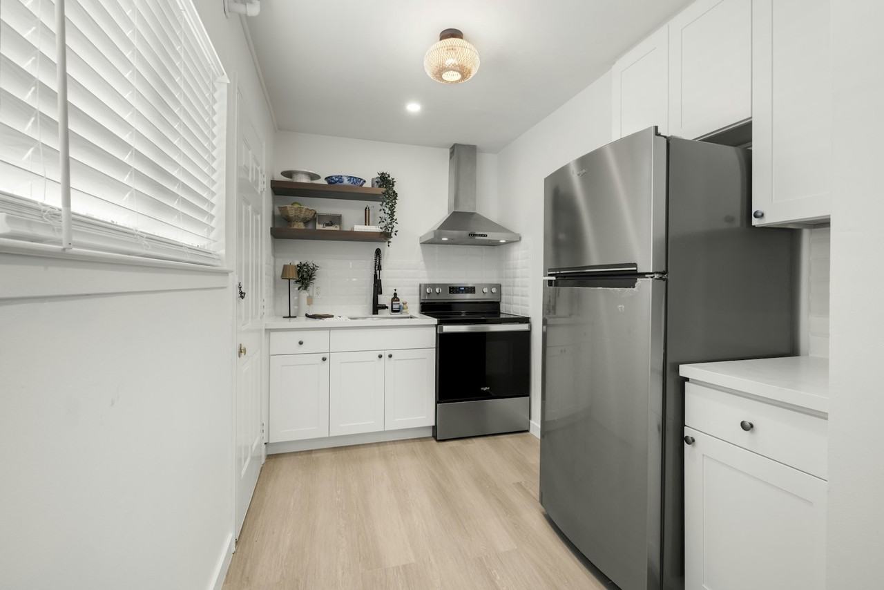 231 Price Street, Unit 4 - Photo 7 of 16