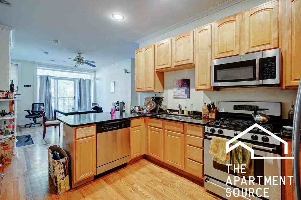 3739 N Sheffield, Unit 1 - Photo 2 of 19