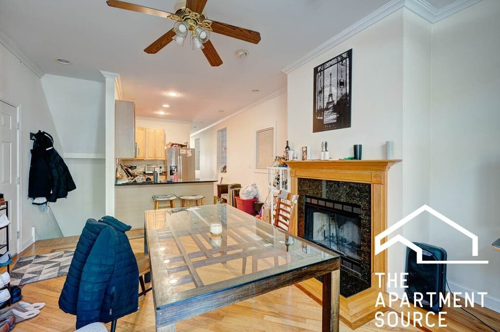 3739 N Sheffield, Unit 1 - Photo 4 of 19