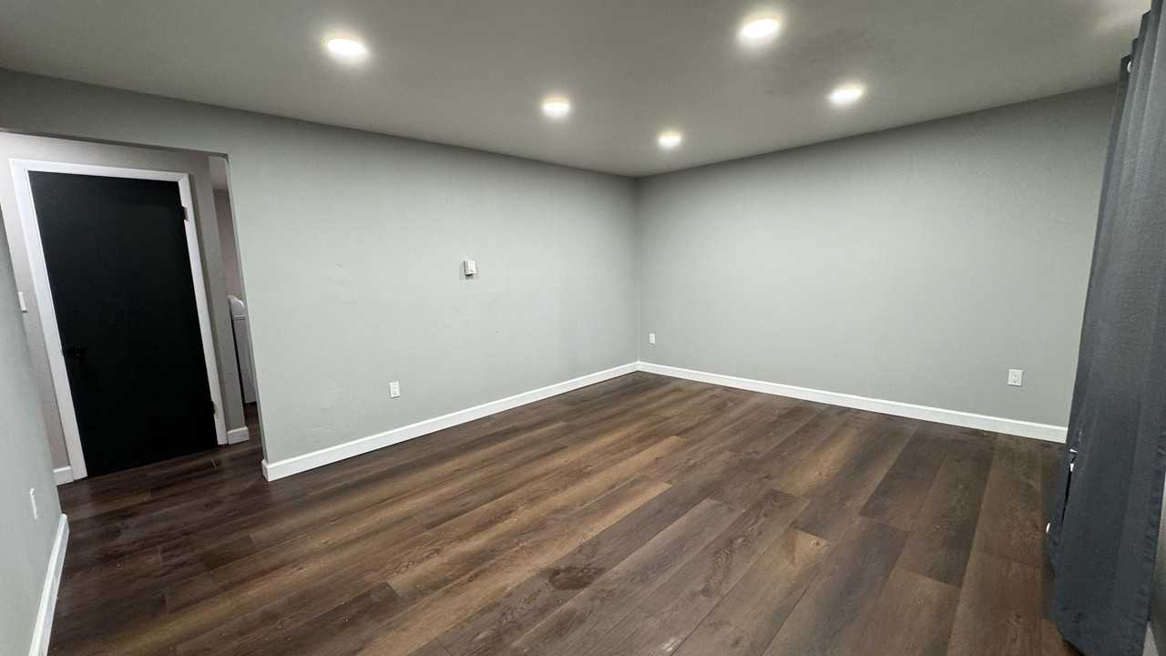 969 Fife Avenue - Photo 3 of 13