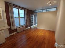 207 W 10th St - Photo 1 of 1