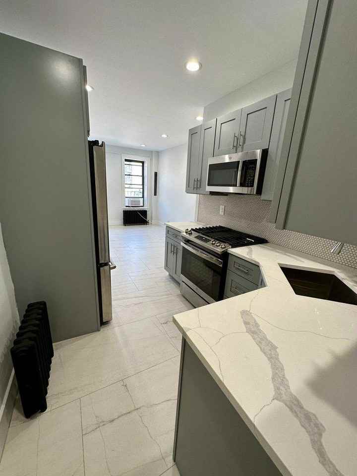 170 East 100th Street - Photo 6 of 10