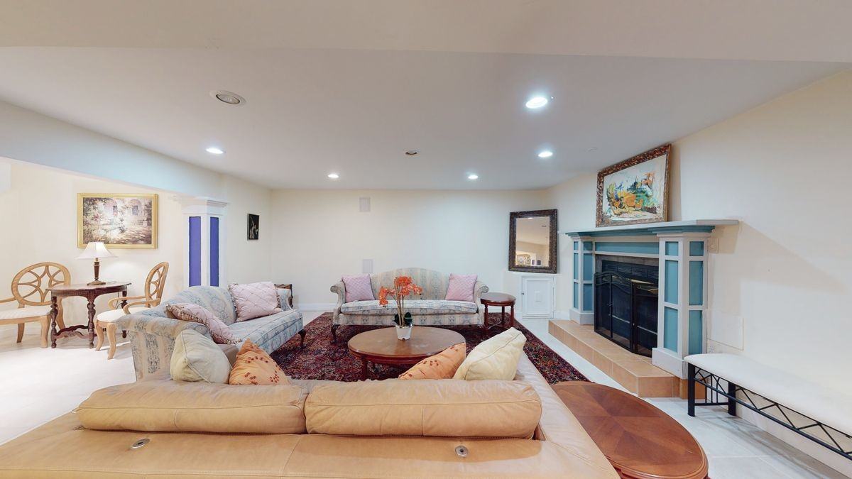 9710 Middleton Ridge Rd - Photo 3 of 26