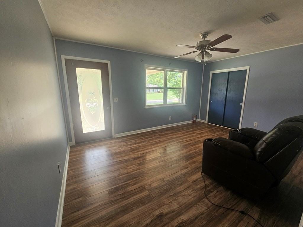 100 Carr Cir - Photo 3 of 12