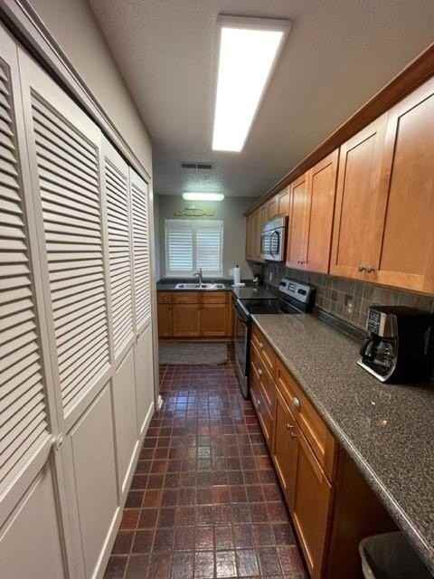 440 Park Ave #Q - Photo 5 of 18