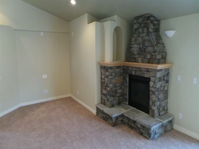 376 W 1875 N - Photo 2 of 15