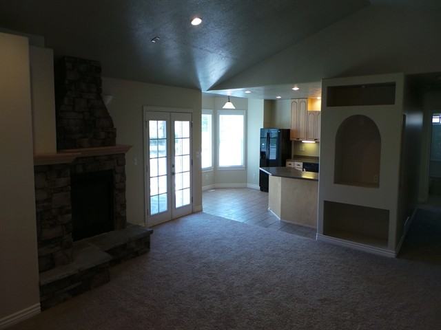376 W 1875 N - Photo 3 of 15