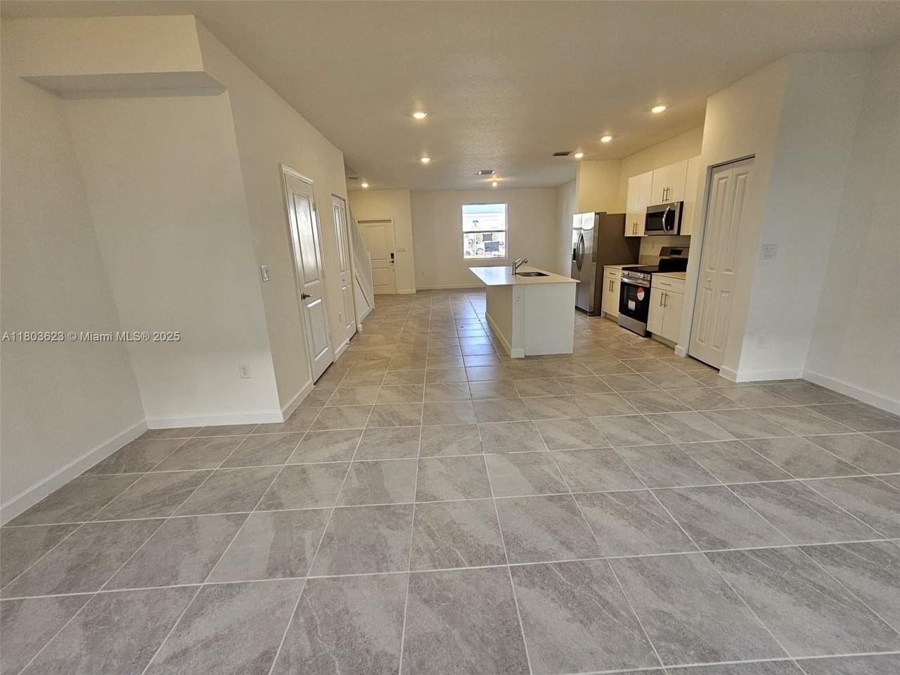 96 Se 11 Ct #0 - Photo 6 of 25