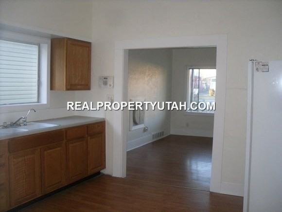 263 W 30th St - Photo 2 of 11
