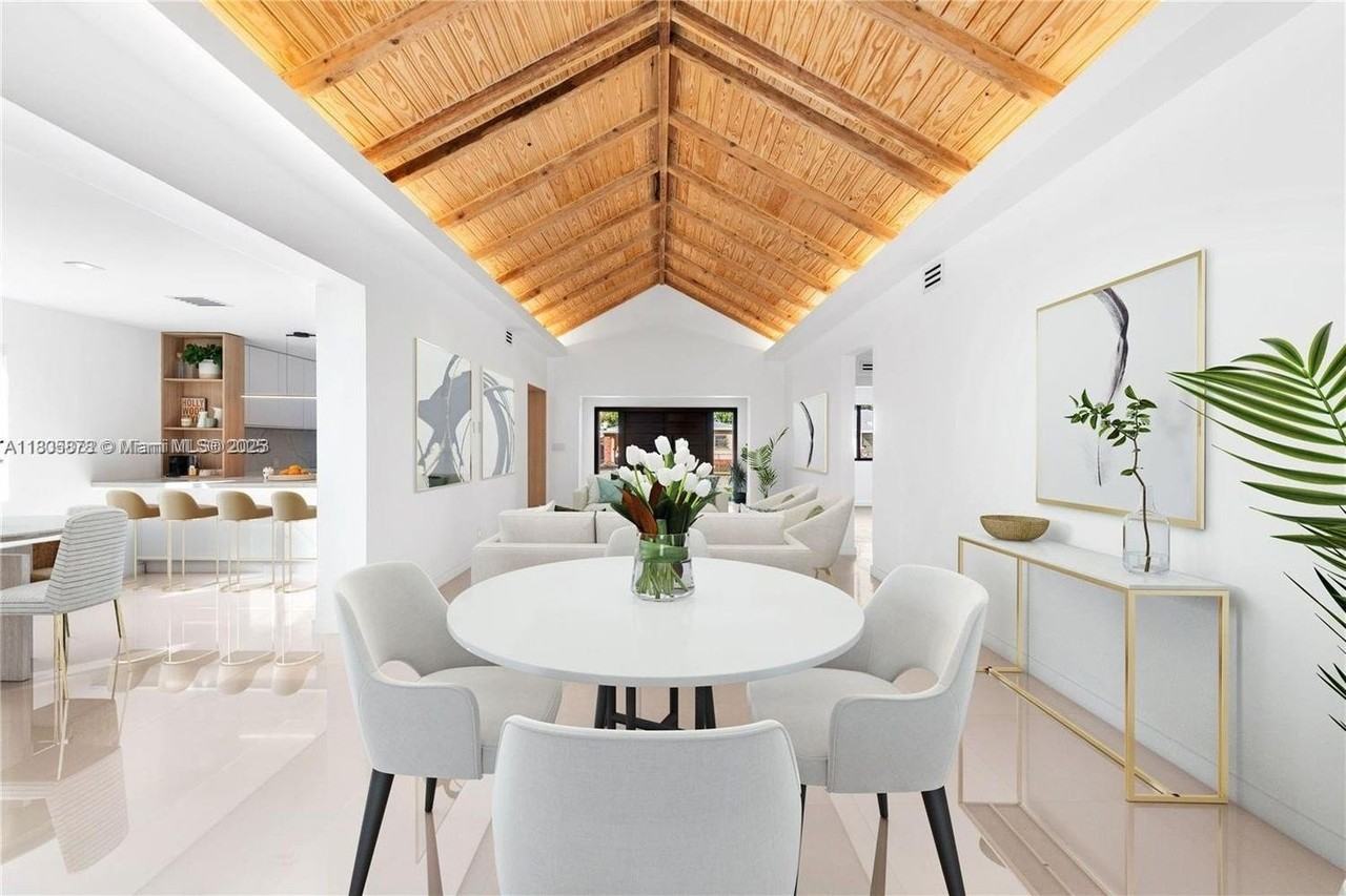 120 Ne 49th St - Photo 2 of 34