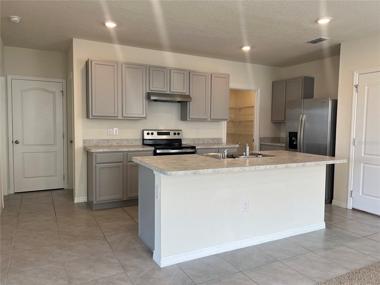 3009 Tansy St - Photo 5 of 28