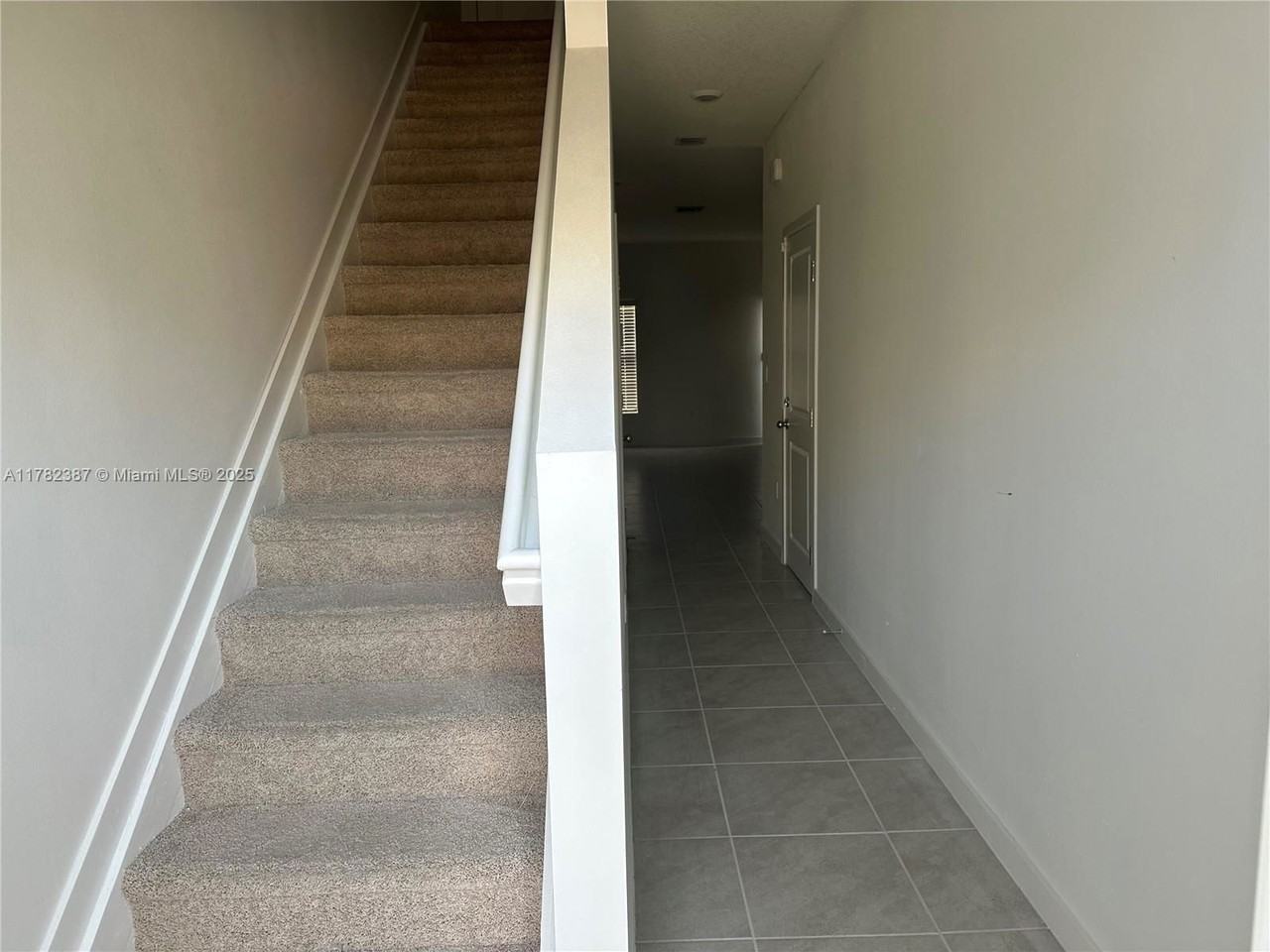 822 Sw 11th Ter - Photo 2 of 6