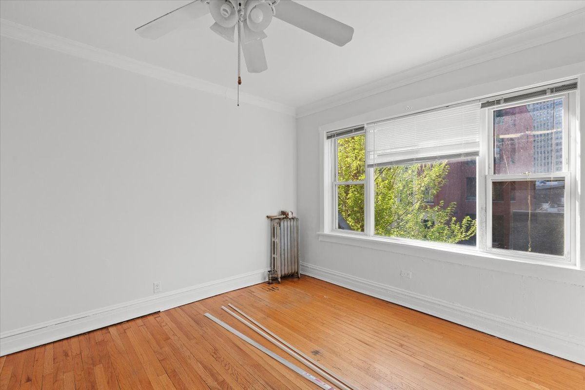 2453 N Clark St #2 - Photo 4 of 8