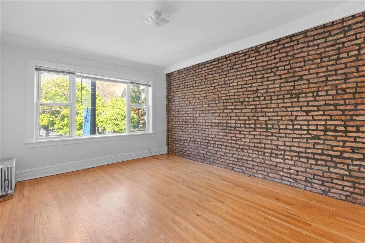 2453 N Clark St #2 - Photo 5 of 8