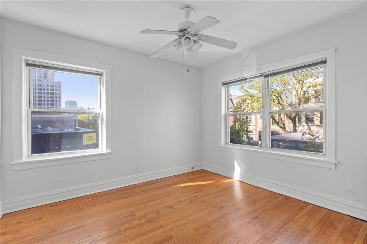 2453 N Clark St #2 - Photo 6 of 8