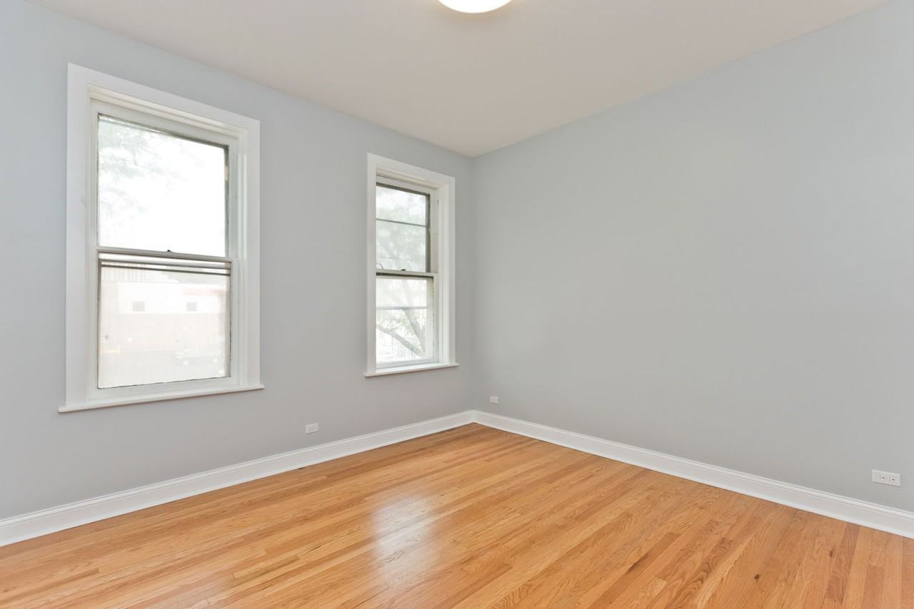 3324 W Diversey Ave #2F - Photo 3 of 8