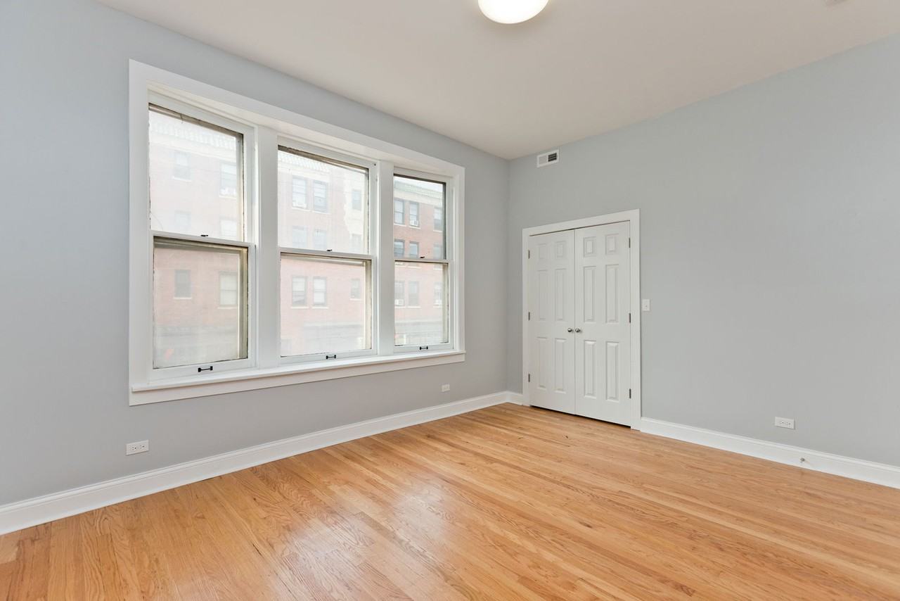 3324 W Diversey Ave #2F - Photo 5 of 8