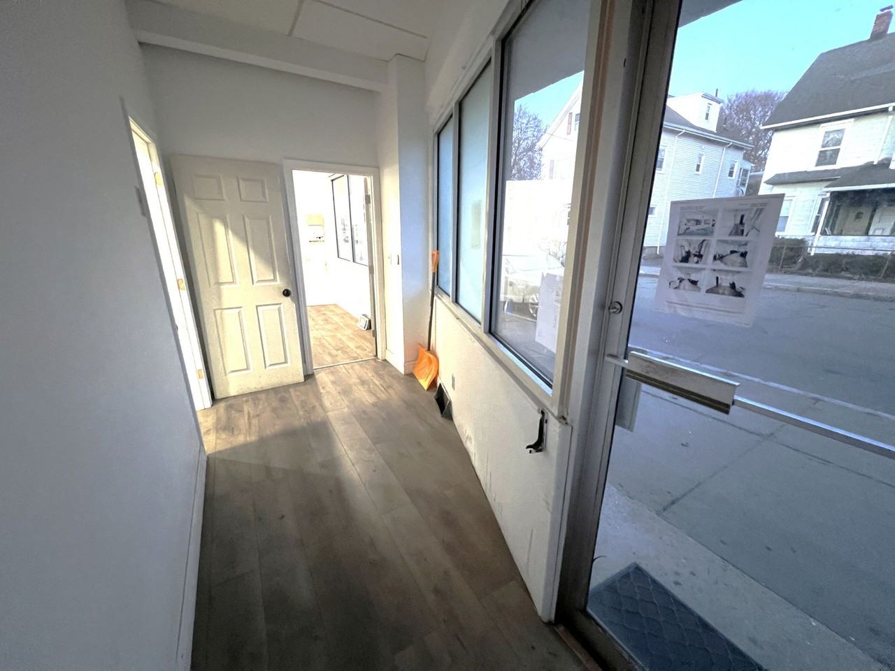 86 Spring St - Photo 2 of 8