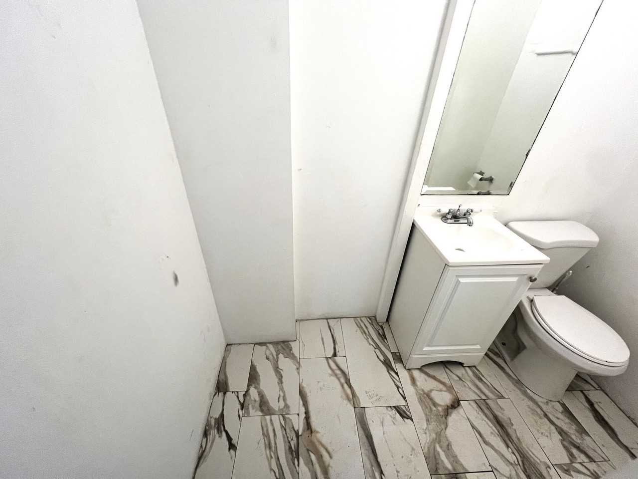 86 Spring St - Photo 7 of 8